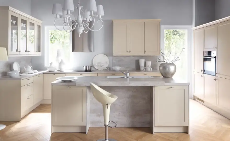 Kuchnia shabby chic bez kiczu - jak połączyć styl i wygodę